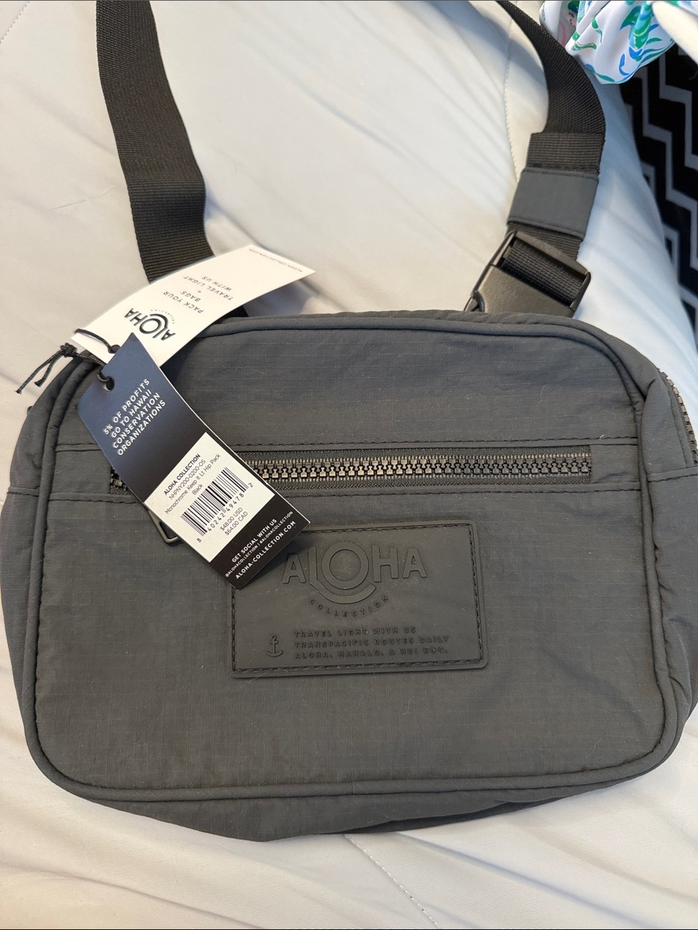 Aloha Collection monochrome keep it light hip pack in black